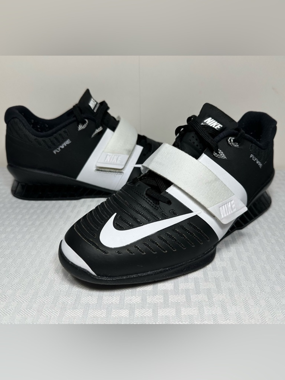 Nike Romaleos 3 Weight Lifting Training Shoes Women's 8 Black White 878557 001